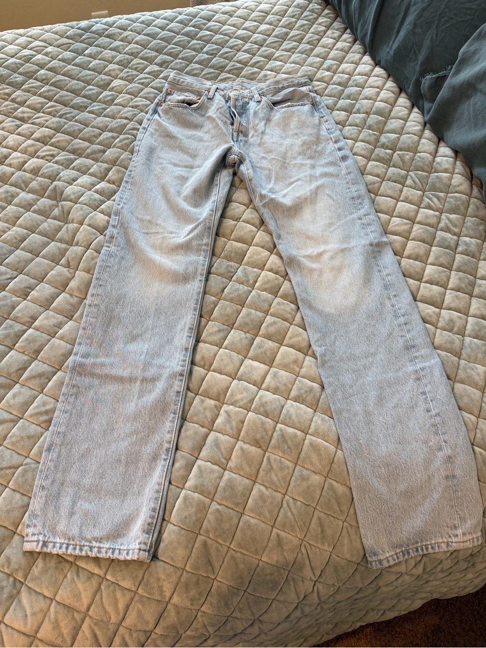 Levi's 501s Light Blue Straight-Leg - size 26